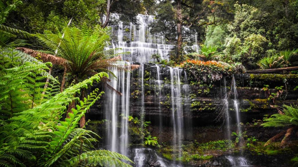 Hidden Gems: Unique Travel Spots You Need to Explore in 2025 - Image 8