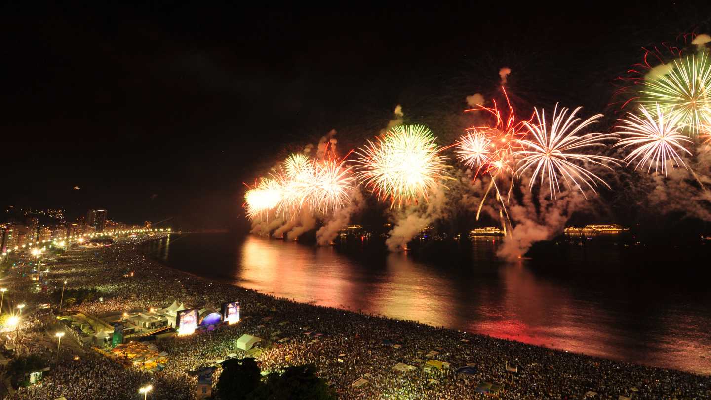 Ring in the New Year in Style: Must-Visit New Year's Eve Destinations - Image 4