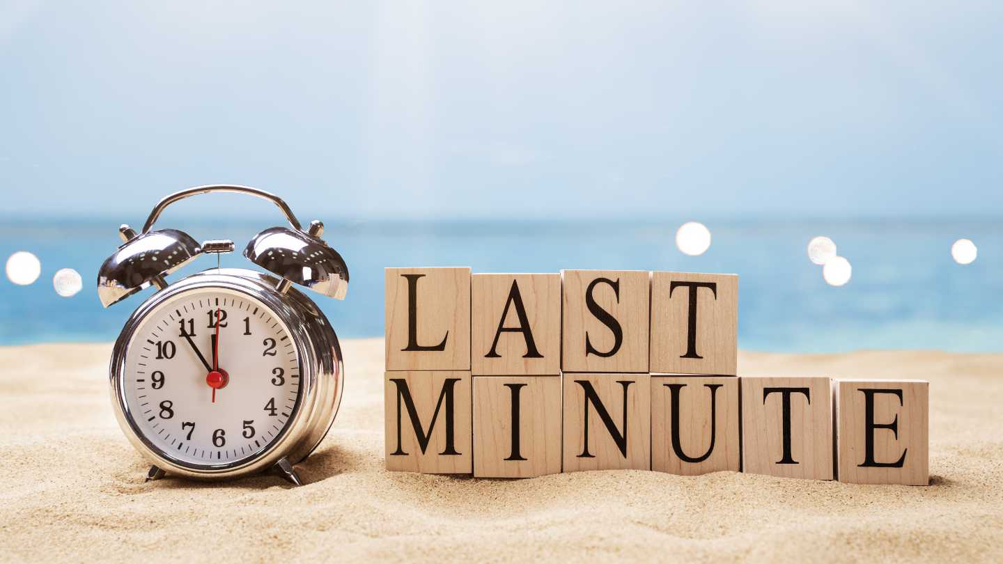 Avoiding the Festive Rush: Tips for Stress-Free Travel Planning - Image 2