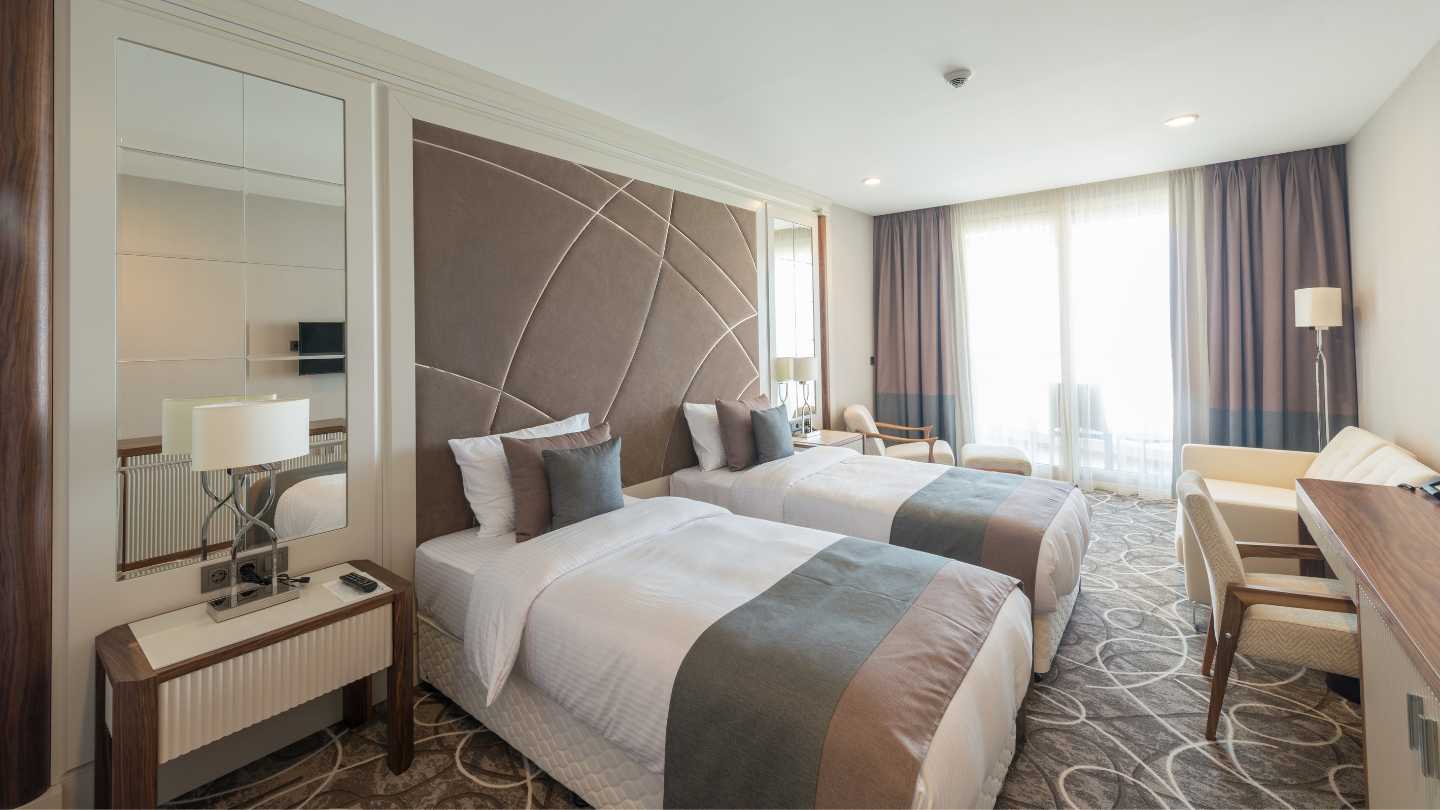 How to Secure the Best Deals for Holiday Travel - Image 3