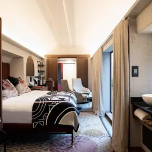 Kruger Shalati – The Train on the Bridge